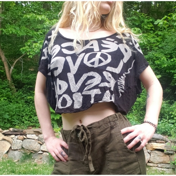 Peace Love Revolution Dolman - Picture 1 of 3